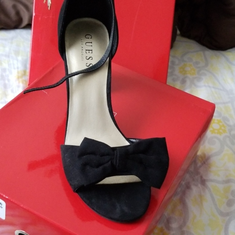 Sandals - Picture 3 of 4